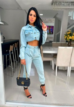 JAQUETA LANÇA PERFUME JEANS COM APLICAÇÃO JAQUETA LANÇA PERFUME JEANS COM APLICAÇÃO