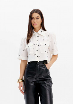 CAMISA CROPPED MANGAS CURTAS SIGNATURE LANÇA PERFUME
