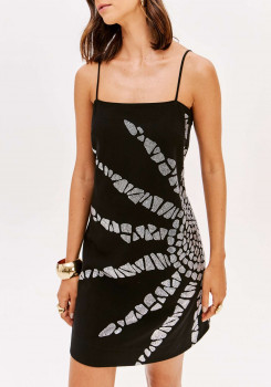VESTIDO CURTO DE ALÇAS COM APLICAÇÃO LANÇA PERFUME