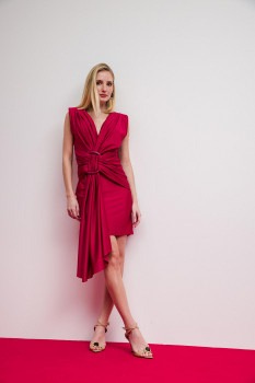 VESTIDO CURTO COM DECOTE V