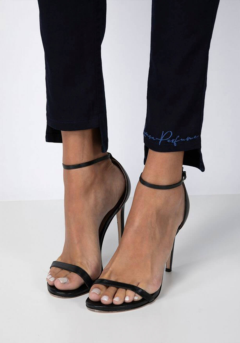 CALÇA JEANS LANÇA PERFUME CALÇA JEANS LANÇA PERFUME