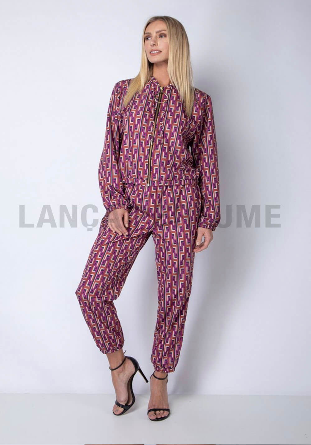 JAQUETA BOMBER ESTAMPADA LANÇA PERFUME JAQUETA BOMBER ESTAMPADA LANÇA PERFUME