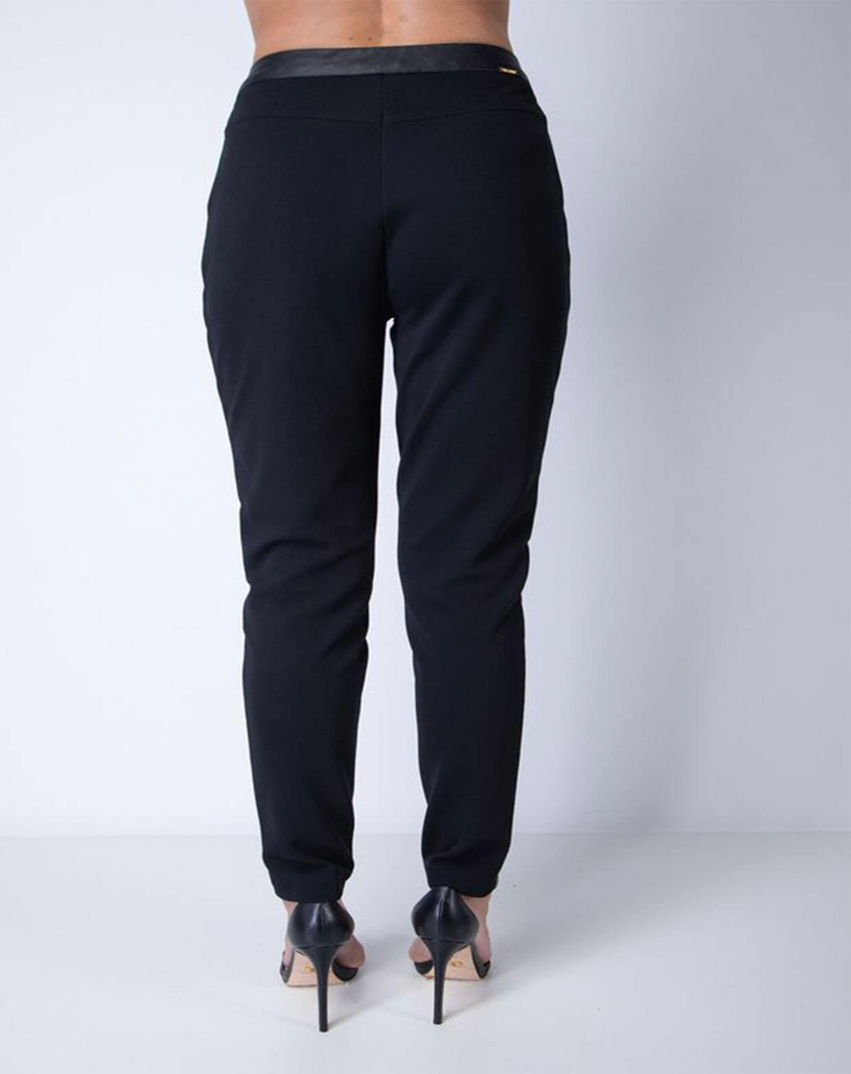 CALÇA MONTARIA SKINNY LANÇA PERFUME CALÇA MONTARIA SKINNY LANÇA PERFUME