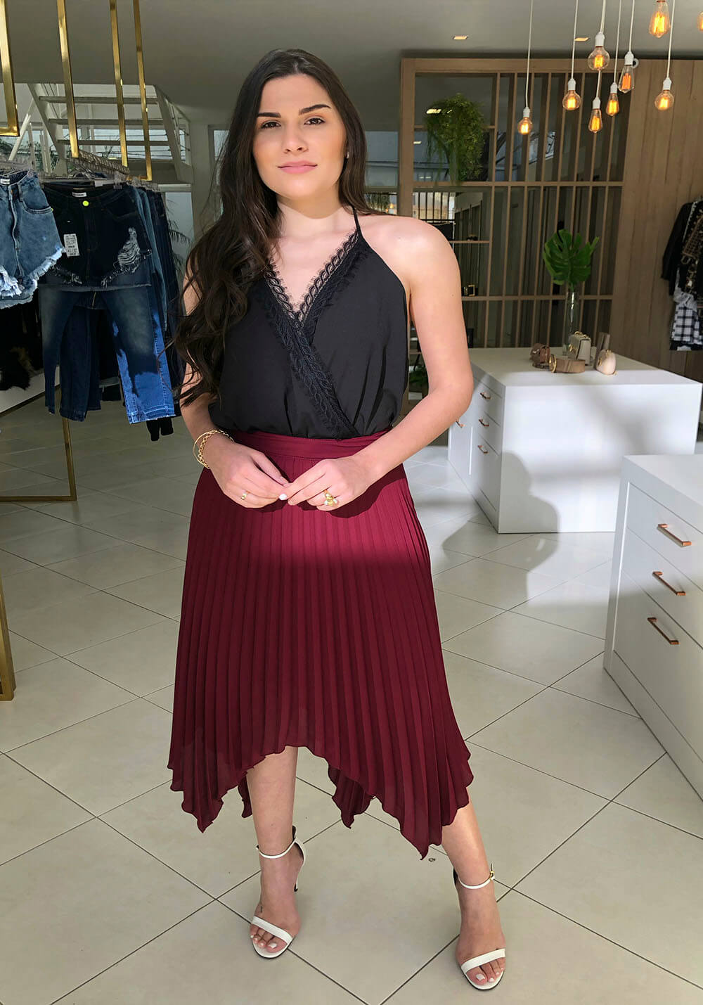 SAIA MIDI PLISSADA COM PONTAS MARSALA TIGRARA SAIA MIDI PLISSADA COM PONTAS MARSALA TIGRARA