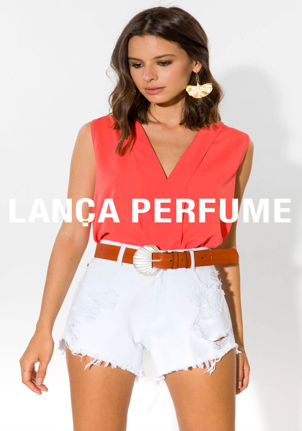 SHORT BRANCO JEANS COM CINTO LANÇA PERFUME SHORT BRANCO JEANS COM CINTO LANÇA PERFUME