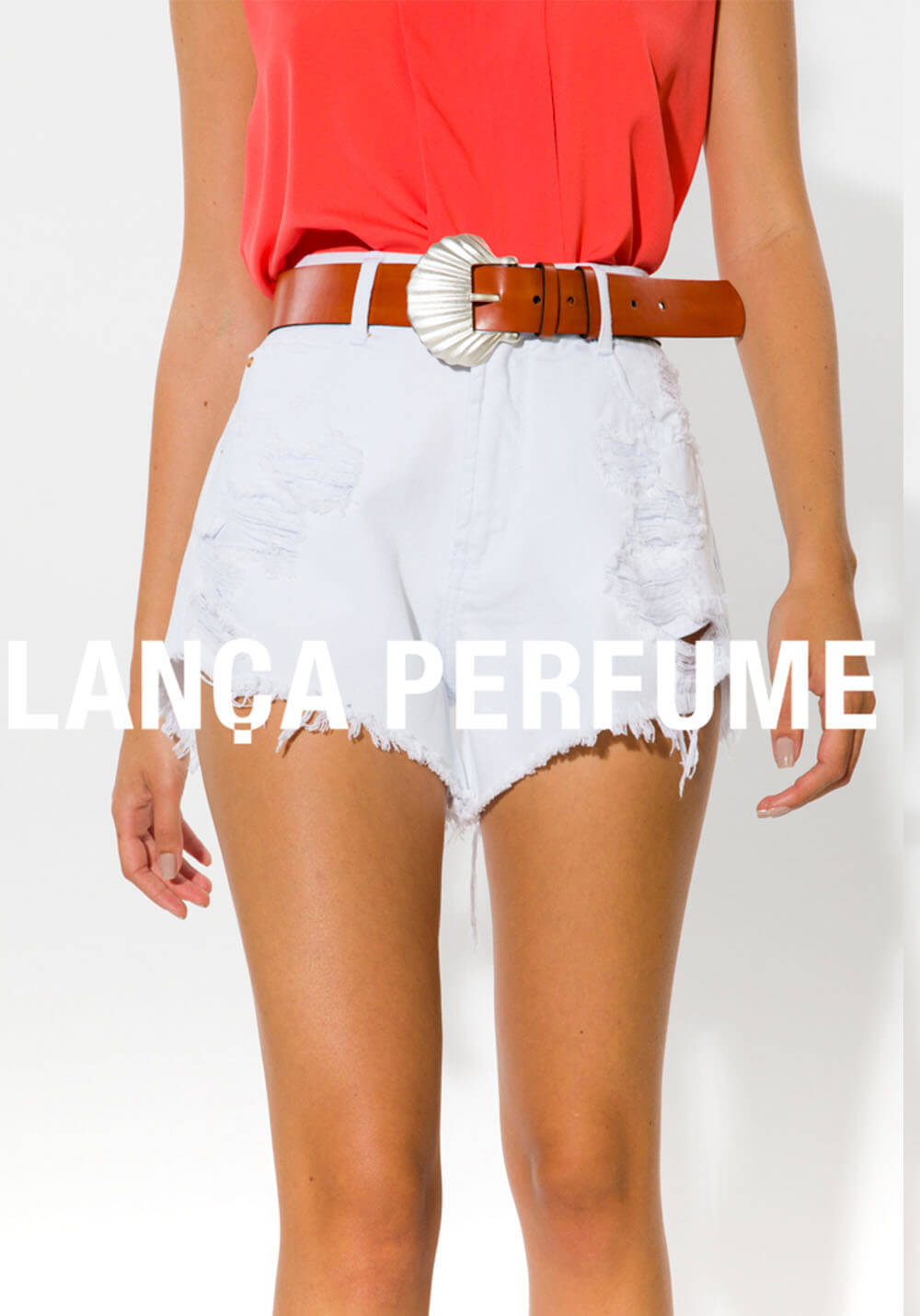 SHORT BRANCO JEANS COM CINTO LANÇA PERFUME SHORT BRANCO JEANS COM CINTO LANÇA PERFUME