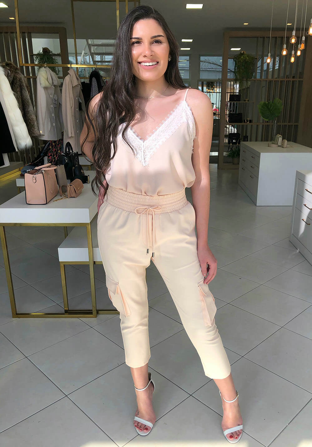 BLUSA FLUIDA DE ALÇA LANÇA PERFUME BLUSA FLUIDA DE ALÇA LANÇA PERFUME