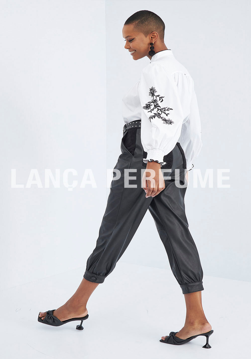 CALÇA PRETO COURO LANÇA PERFUME CALÇA PRETO COURO LANÇA PERFUME
