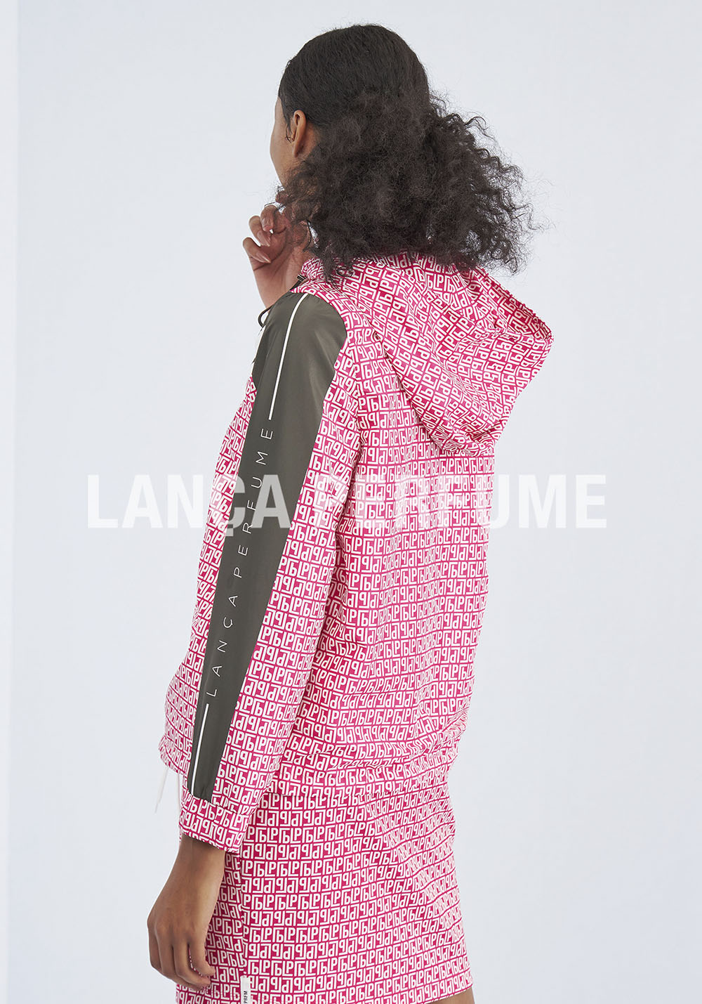 JAQUETA COMFY LANÇA PERFUME JAQUETA COMFY LANÇA PERFUME