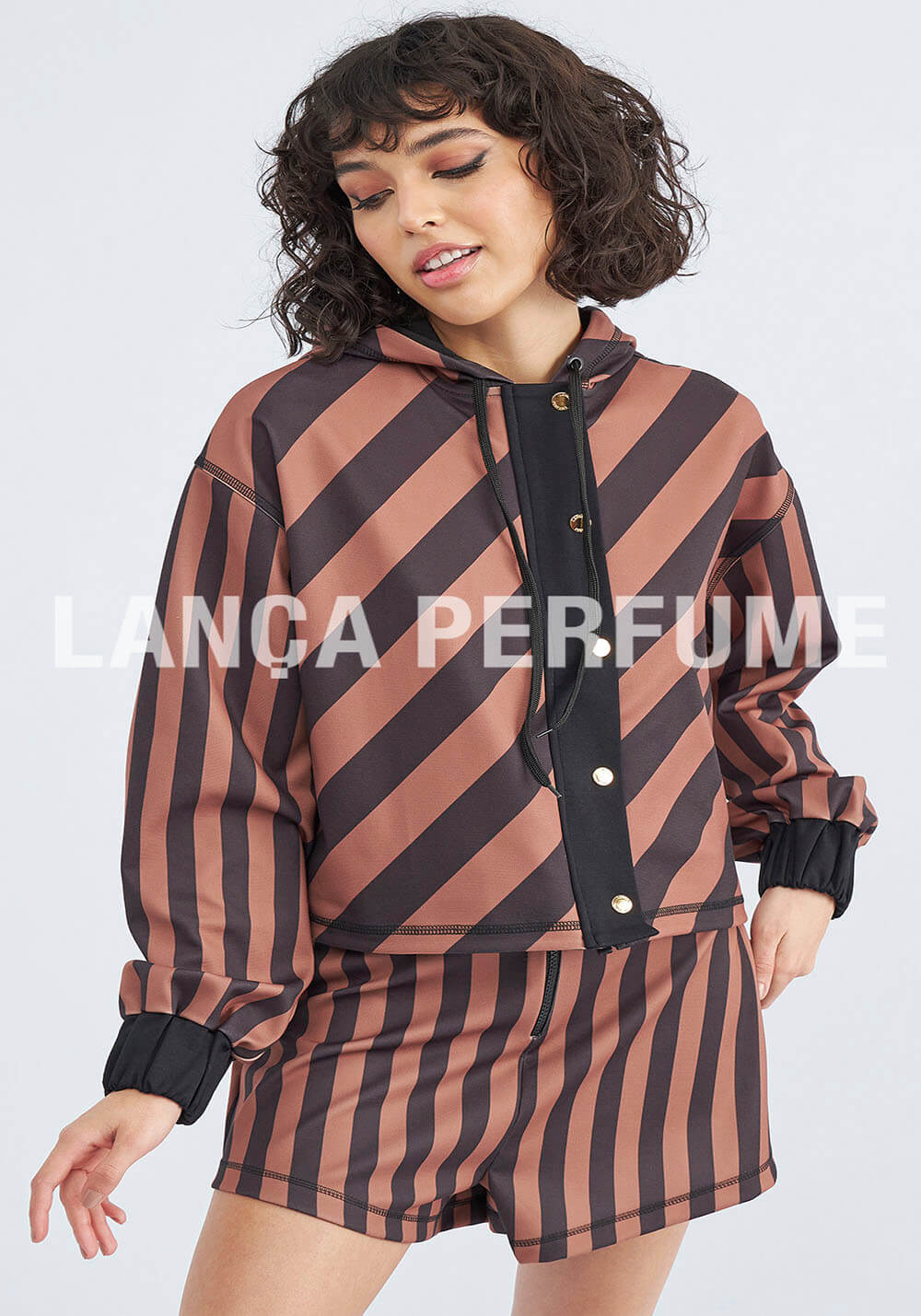 JAQUETA COMFY LANÇA PERFUME JAQUETA COMFY LANÇA PERFUME
