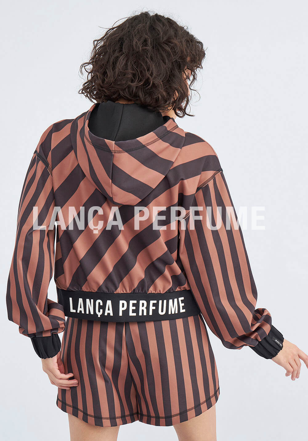 JAQUETA COMFY LANÇA PERFUME JAQUETA COMFY LANÇA PERFUME