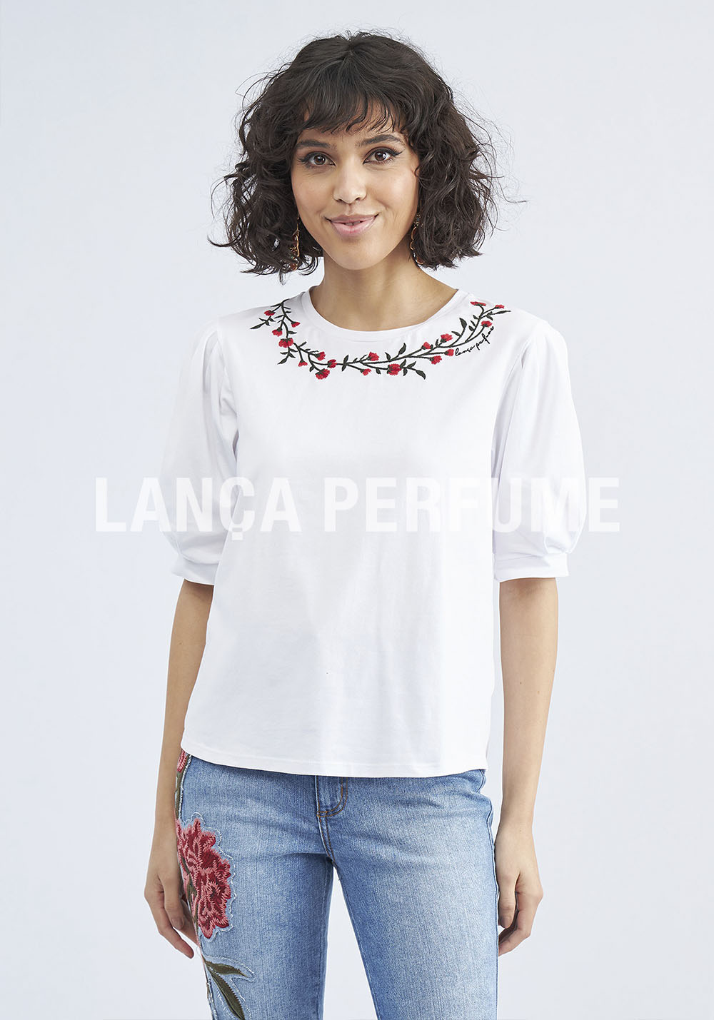 T-SHIRT COM BORDADO LANÇA PERFUME T-SHIRT COM BORDADO LANÇA PERFUME