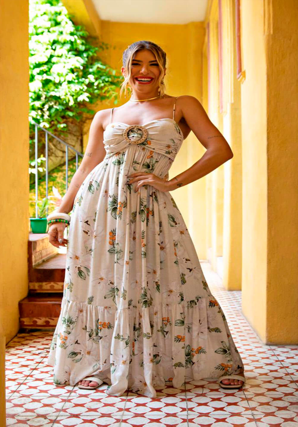 VESTIDO LONGO COM ALÇAS LANÇA PERFUME VESTIDO LONGO COM ALÇAS LANÇA PERFUME