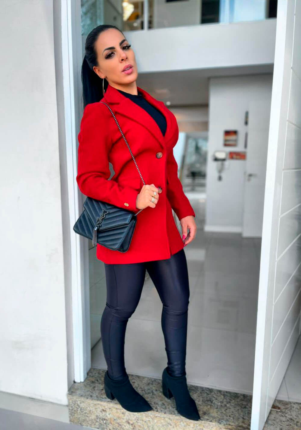 CASACO VERMELHO LÃ NATURAL BOLSO CASACO VERMELHO LÃ NATURAL BOLSO