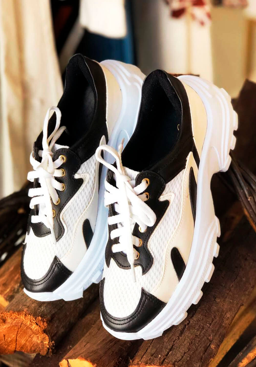TÊNIS JANETE ROSA PRETO E BRANCO TÊNIS JANETE ROSA PRETO E BRANCO