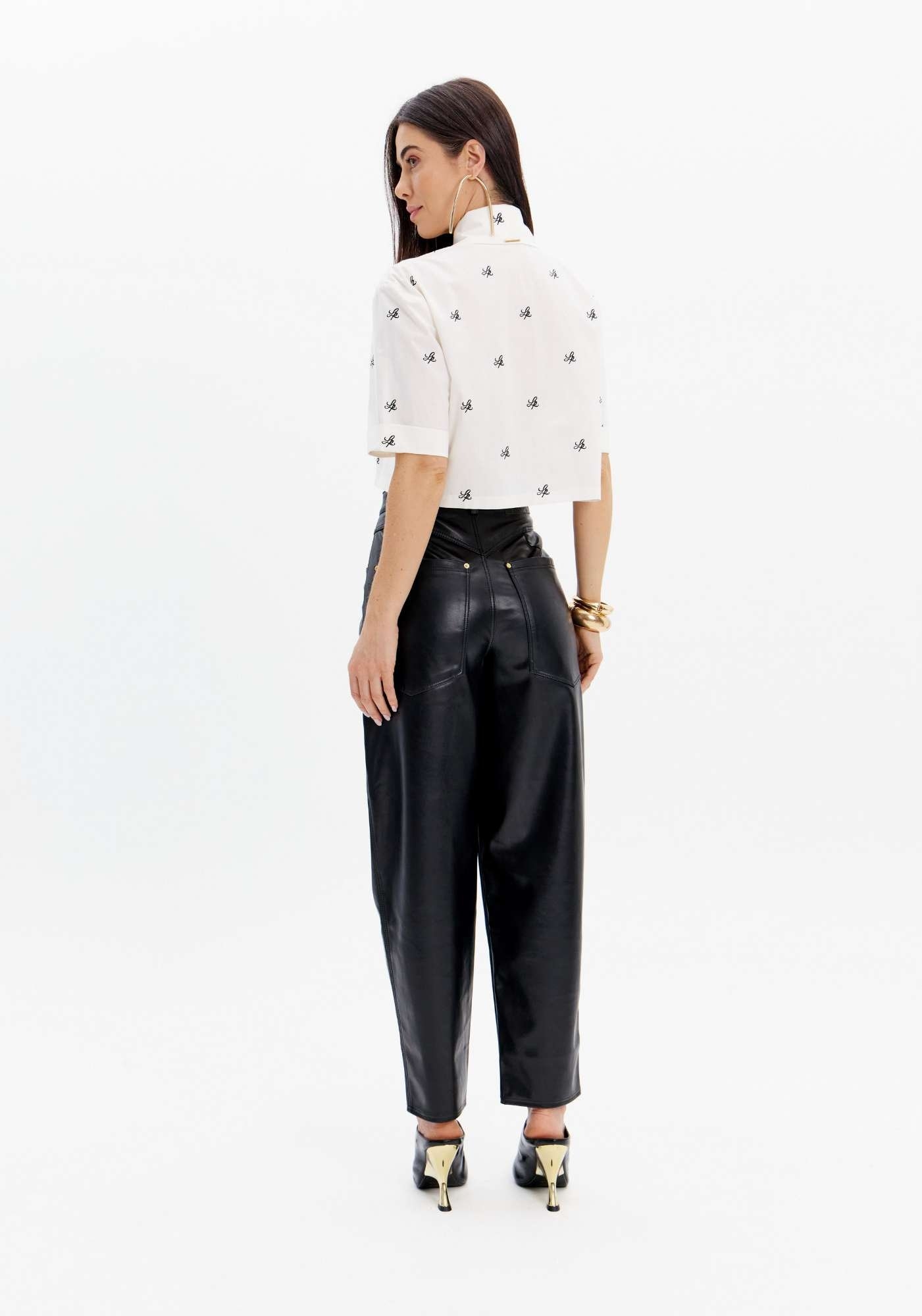 CAMISA CROPPED MANGAS CURTAS SIGNATURE LANÇA PERFUME