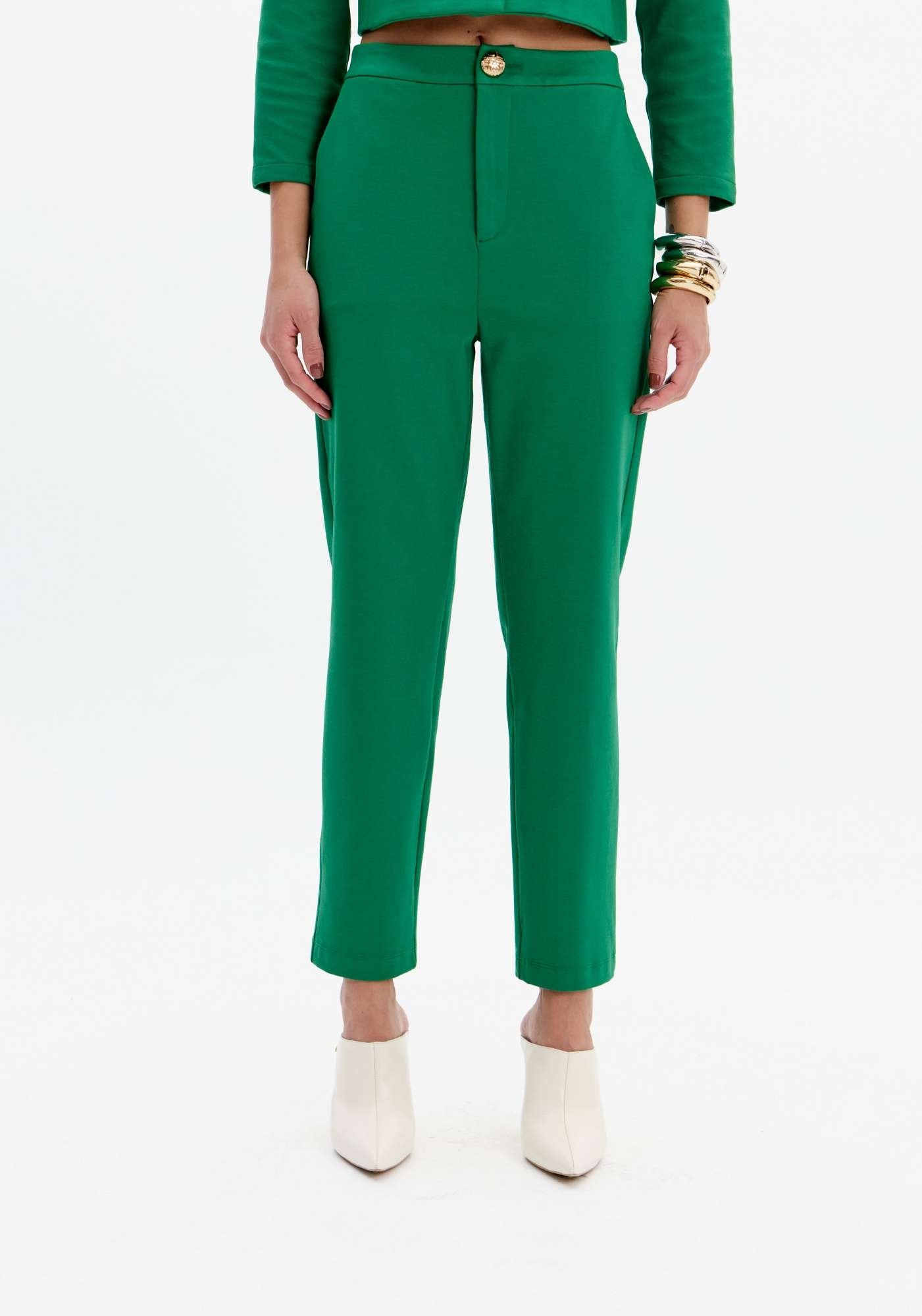 CALÇA CARROT COM CINTURA ALTA E BOLSOS LANÇA PERFUME