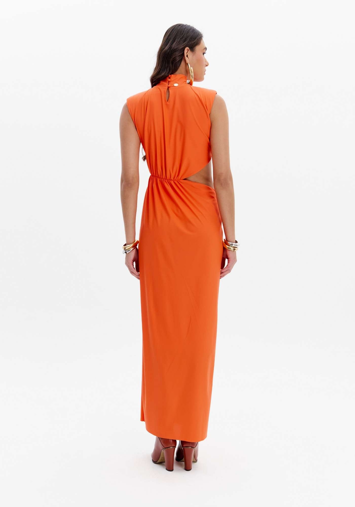VESTIDO SUPER MIDI COM GOLA E METAL LANÇA PERFUME