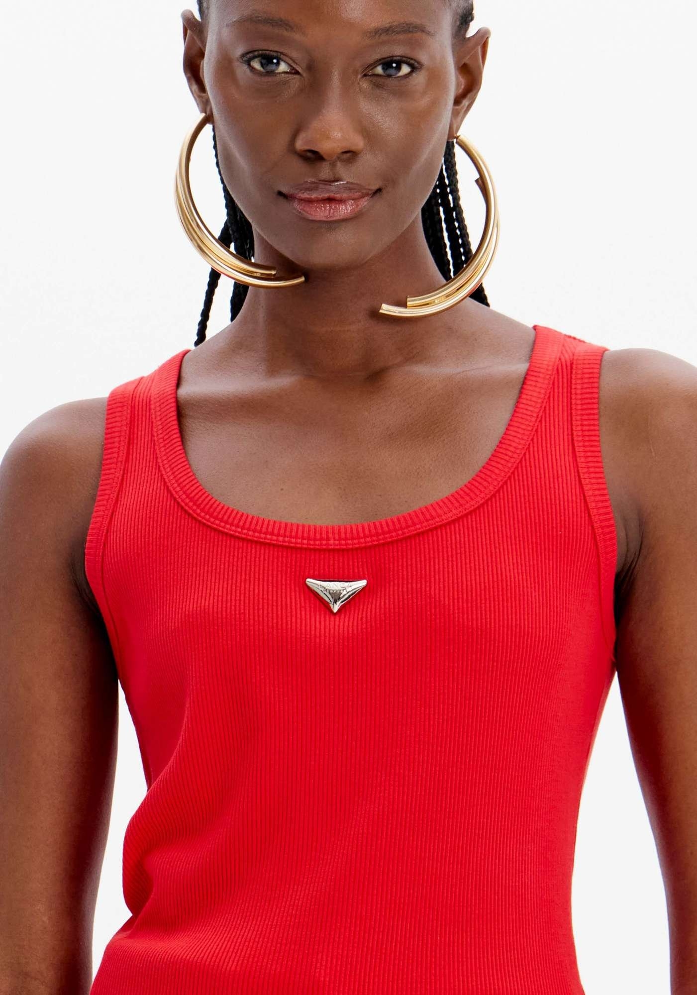 BLUSA REGATA CANELADA DECOTE REDONDO LANÇA PERFUME