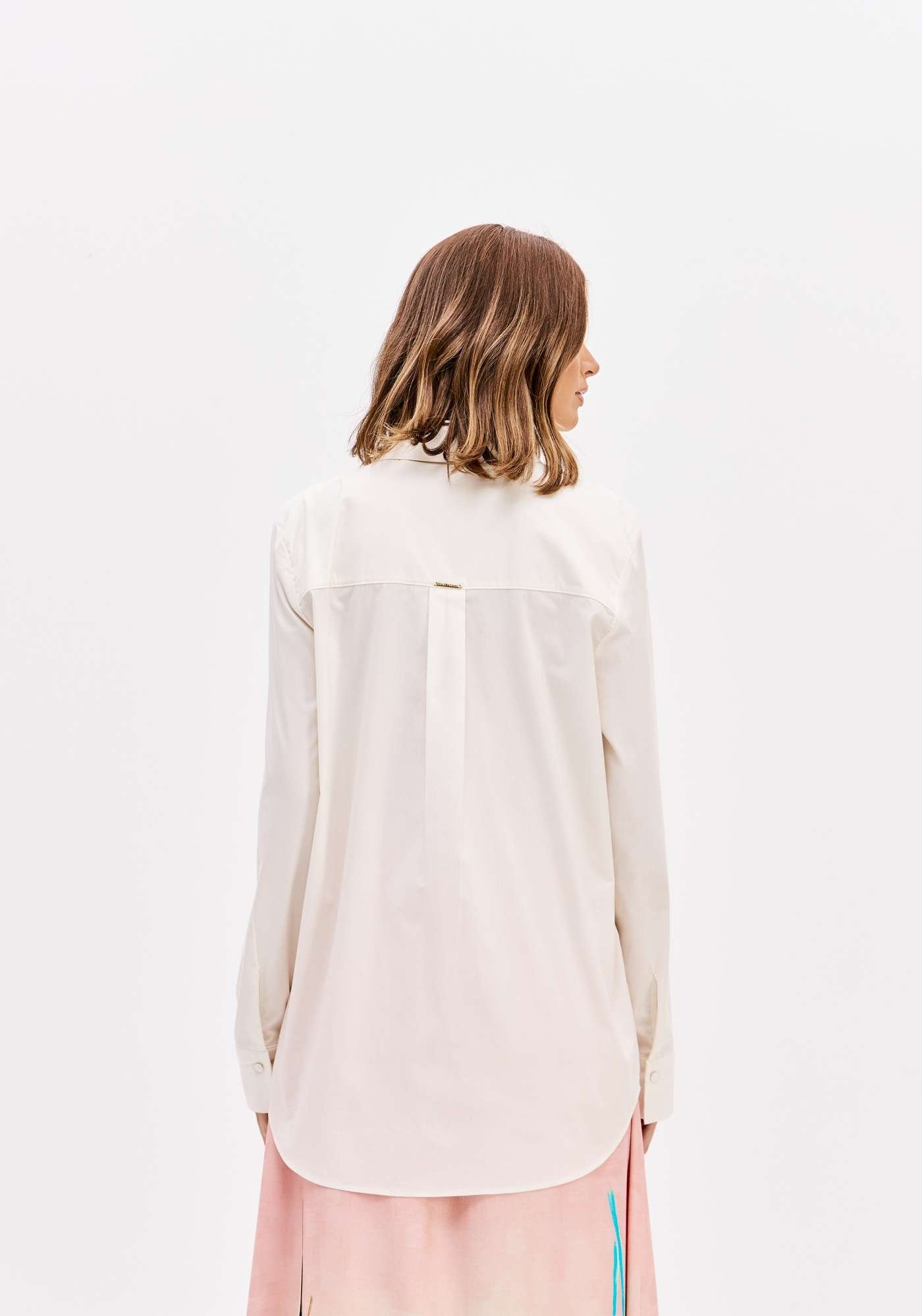 CAMISA ALONGADA MANGA LONGA COM BORDADO LANÇA PERFUME