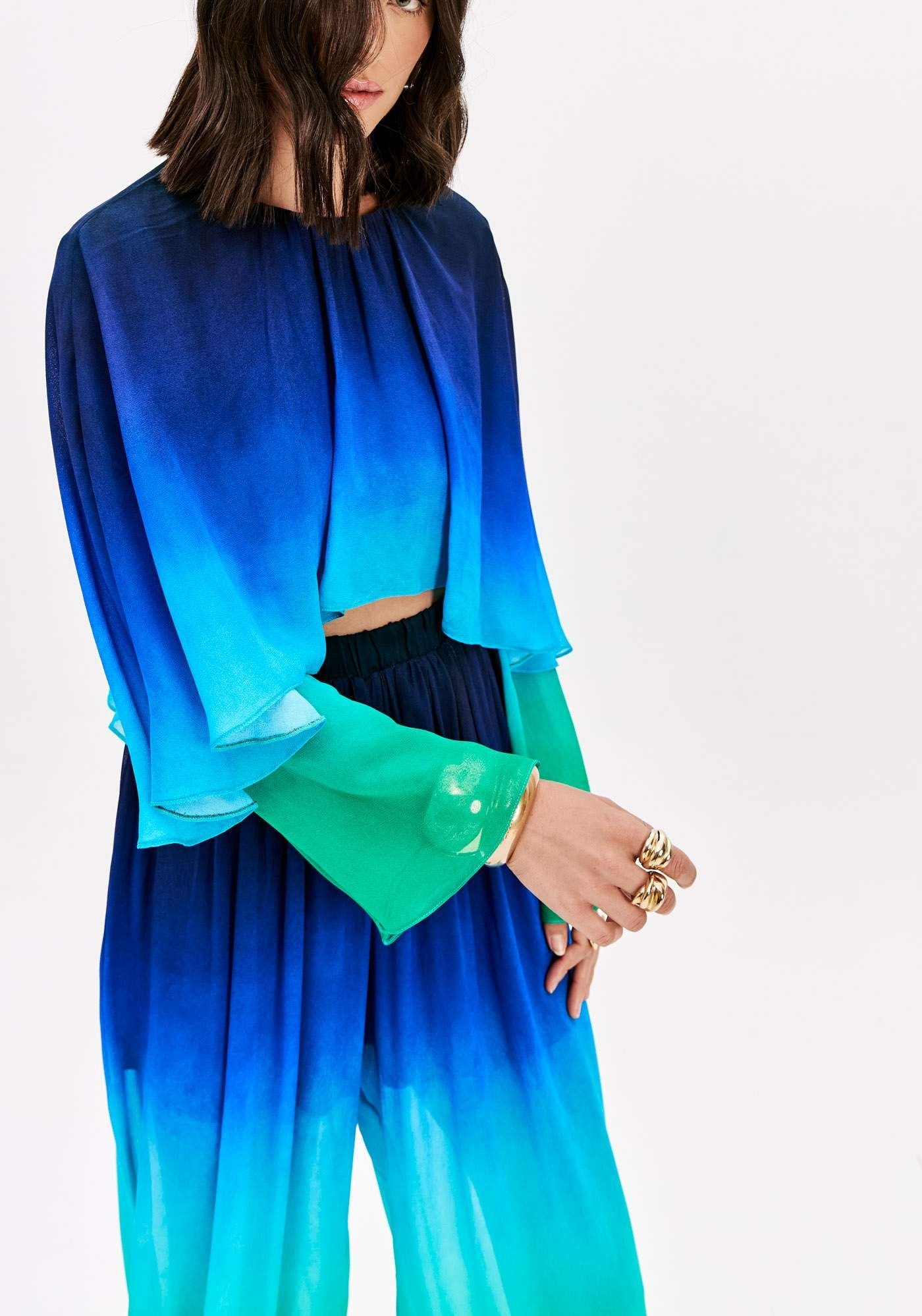 BLUSA AMPLA CHIFFON COM SOBREPOSIÇÃO LANÇA PERFUME
