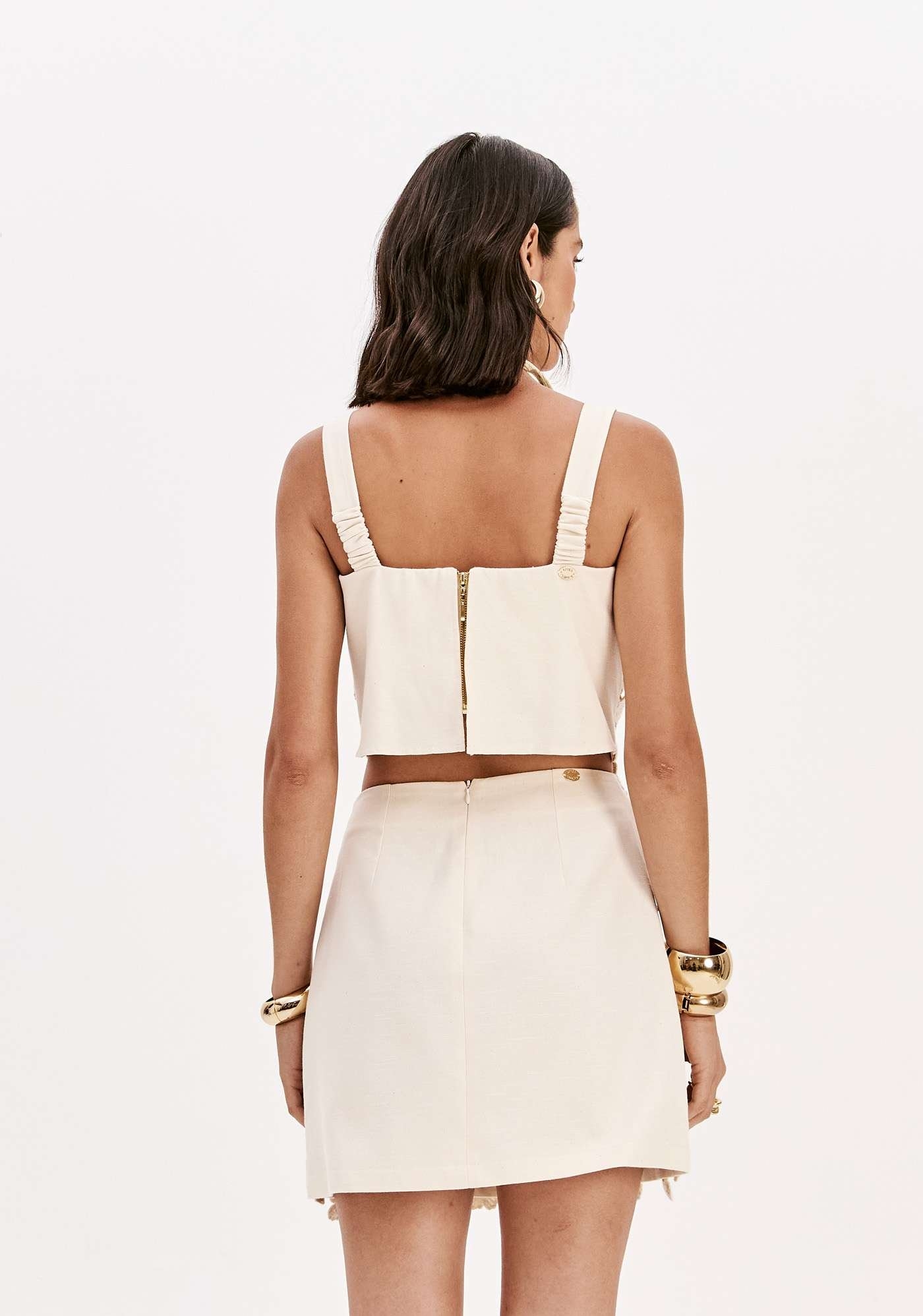 TOP CROPPED BORDADO COM APLICAÇÕES LANÇA PERFUME