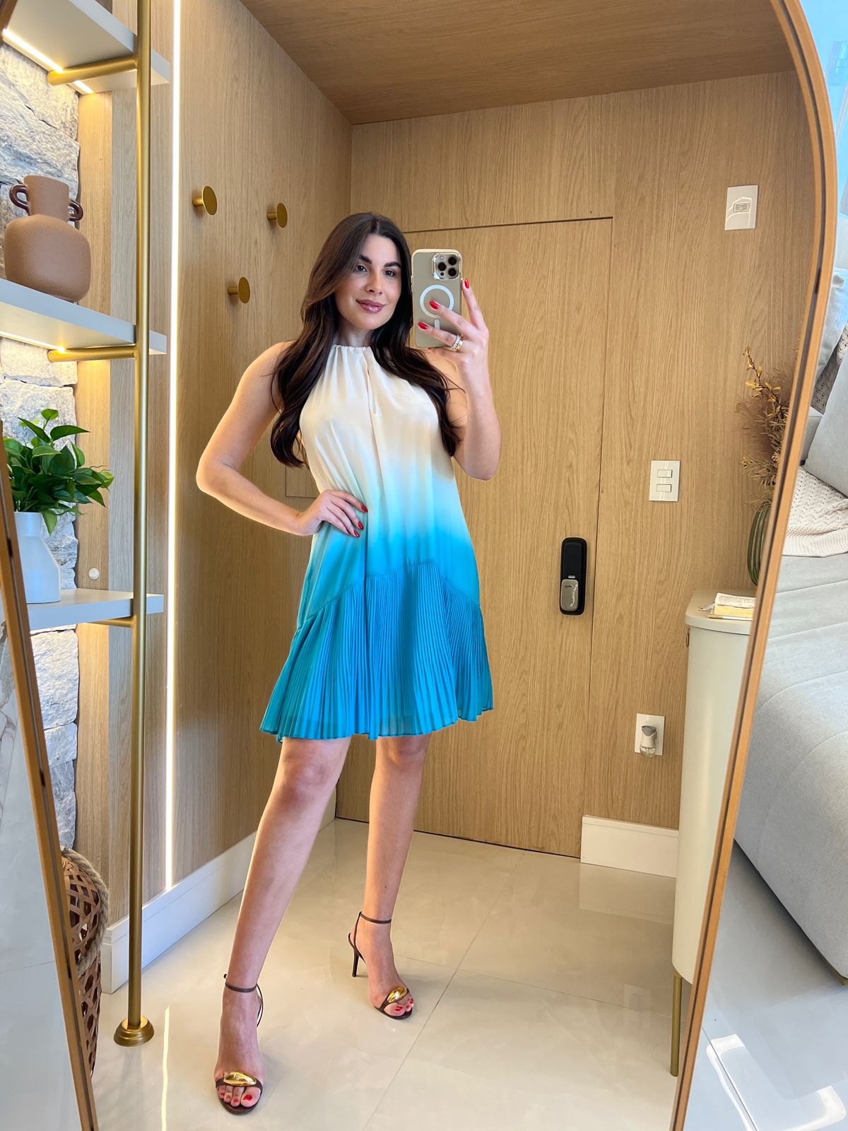 VESTIDO CURTO COM BARRA PLISSADA LANÇA PERFUME
