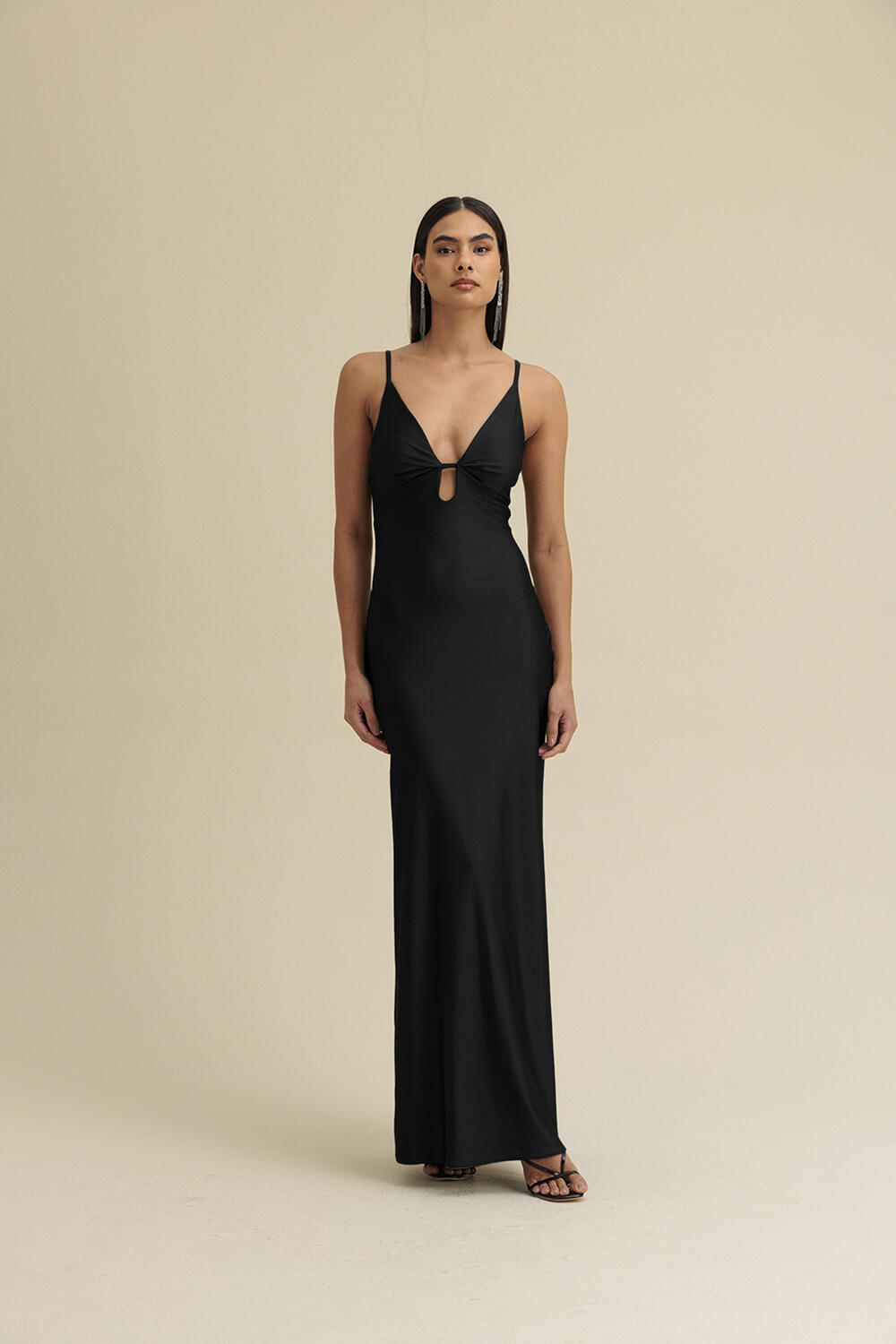 VESTIDO CHARRY PRETO LONGO