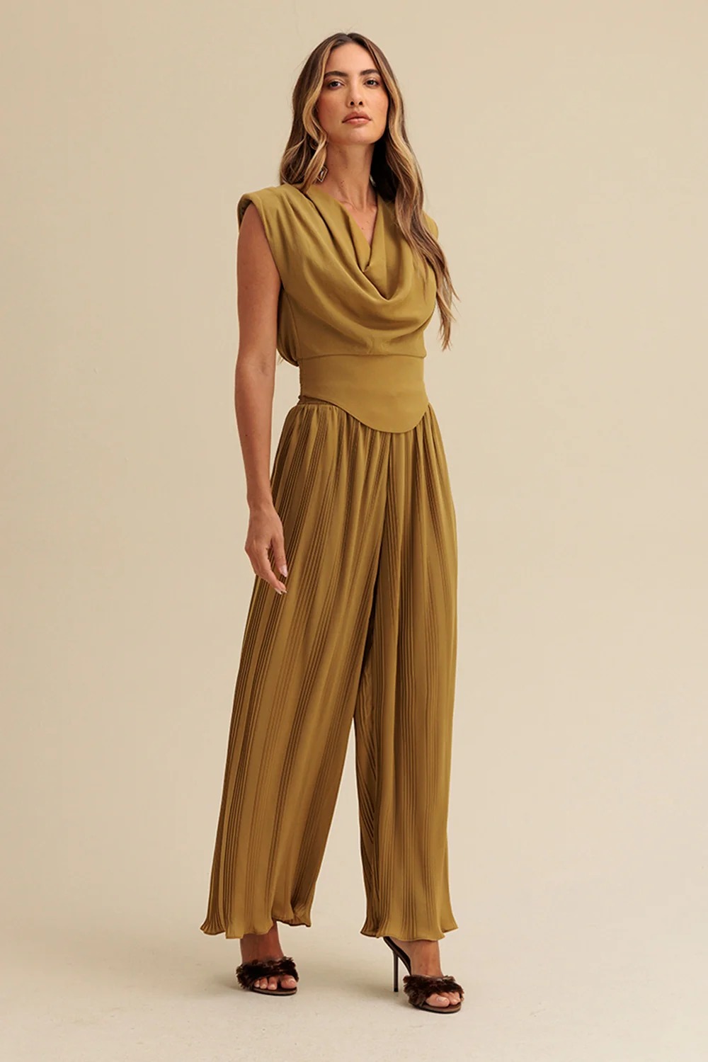 CALÇA WIDE LISA PLISSADA CHARRY