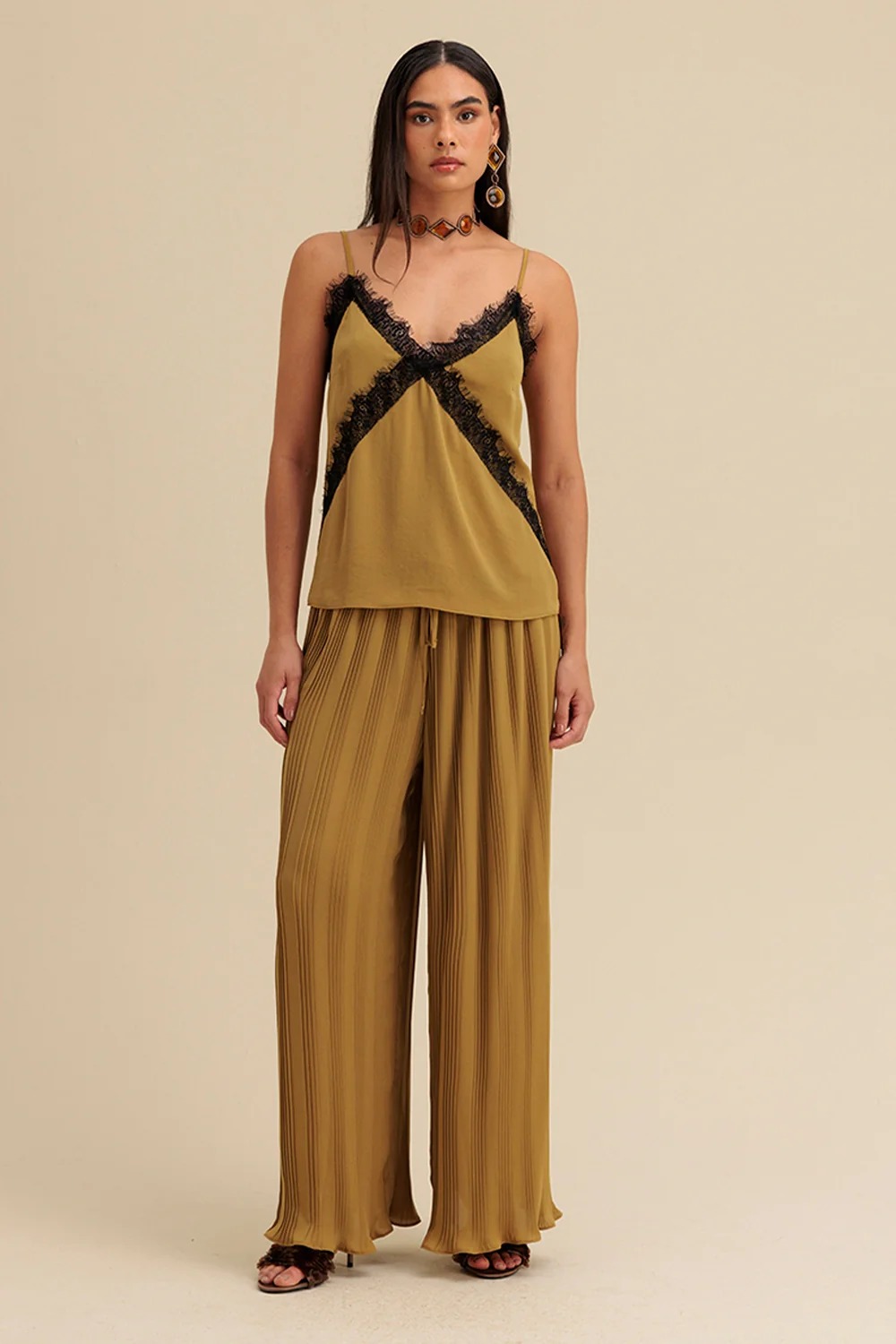 CALÇA WIDE LISA PLISSADA CHARRY