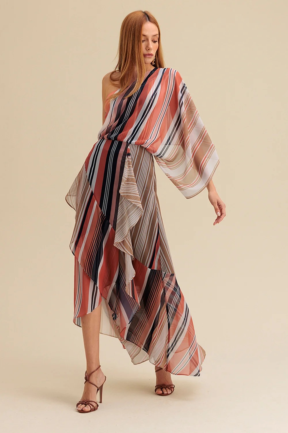 CONJUNTO COM SOBREPOSIÇÃO FLUÍDA CHARRY