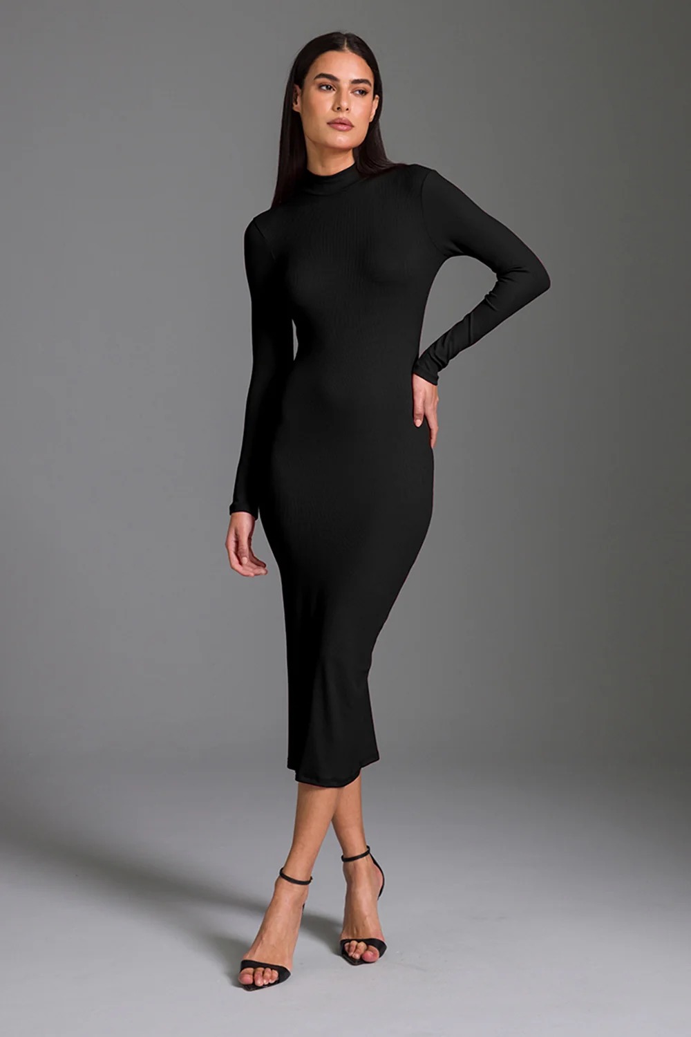 VESTIDO SUPER MIDI LISO GOLA ALTA CHARRY