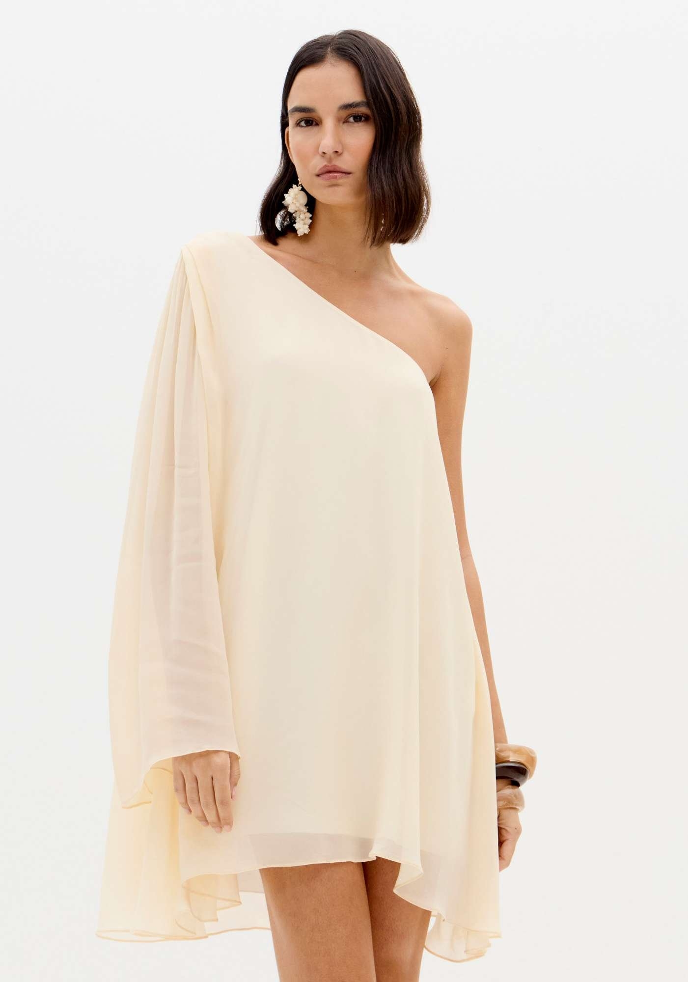 VESTIDO CURTO OMBRO A OMBRO
