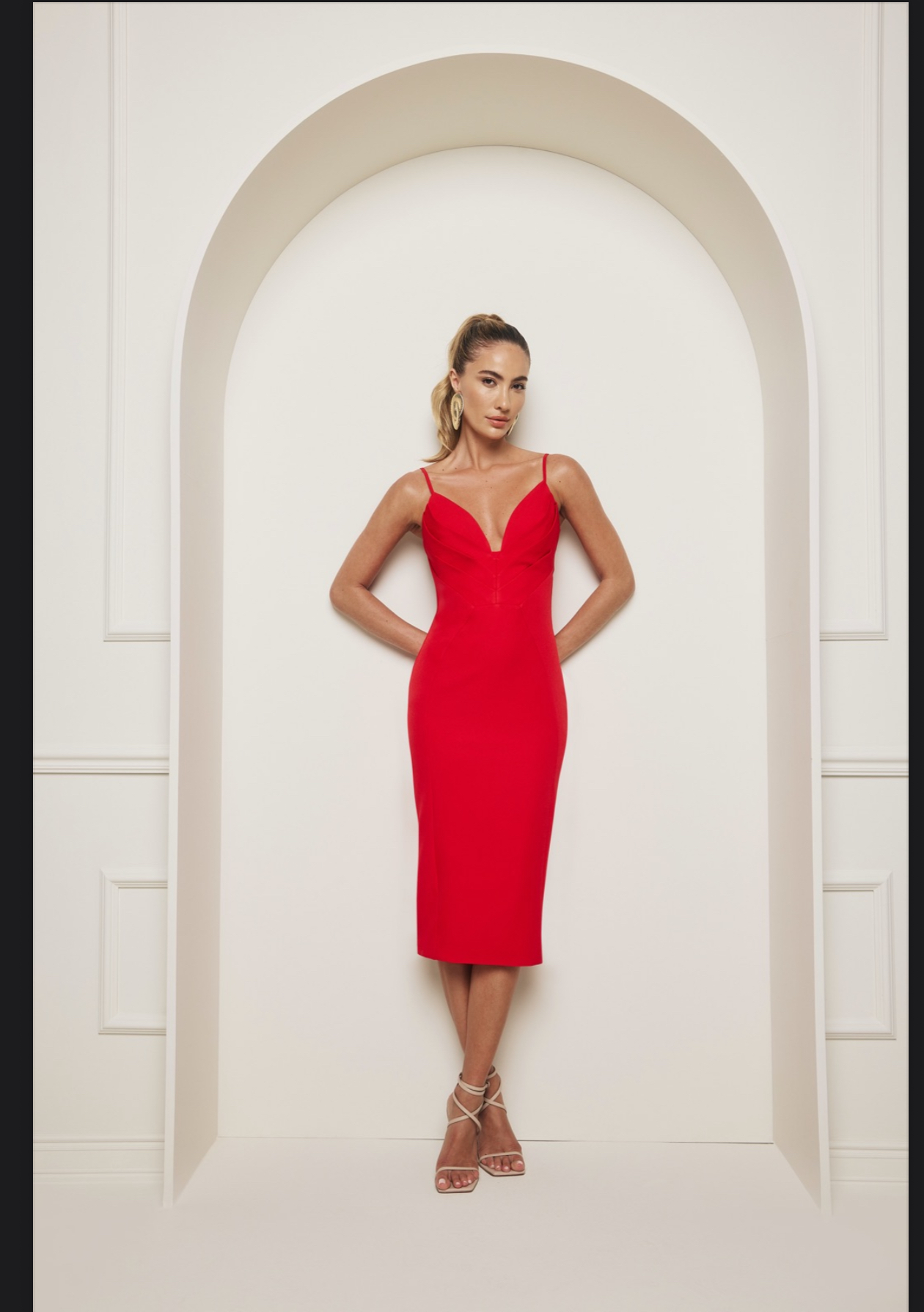 VESTIDO CURTO VERMELHO